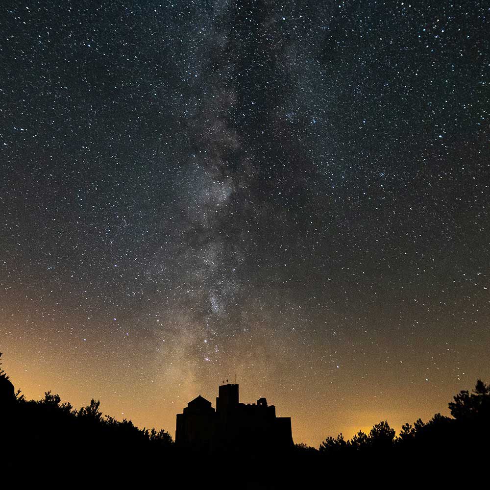 fondo castillo loarre via lactea